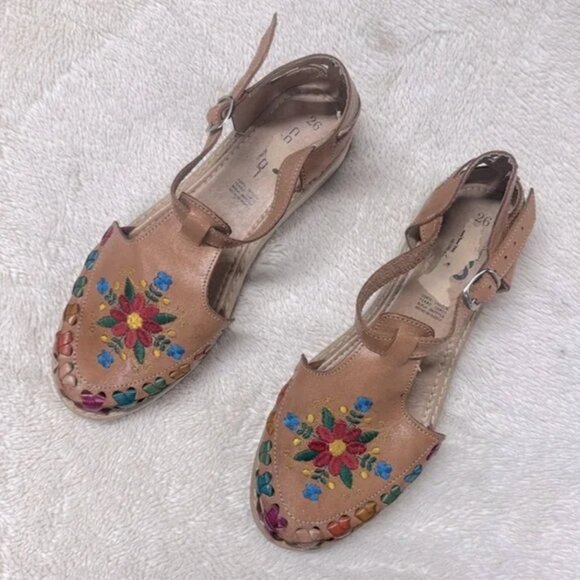 Colorful Embroidered Huaraches - Picture 2 of 9